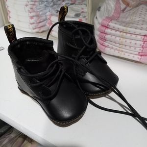 Baby size US 1 Dr martens